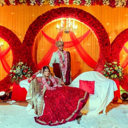 splendid-wedding-held-in-delhi-with-colourful-mehndi-decor-34